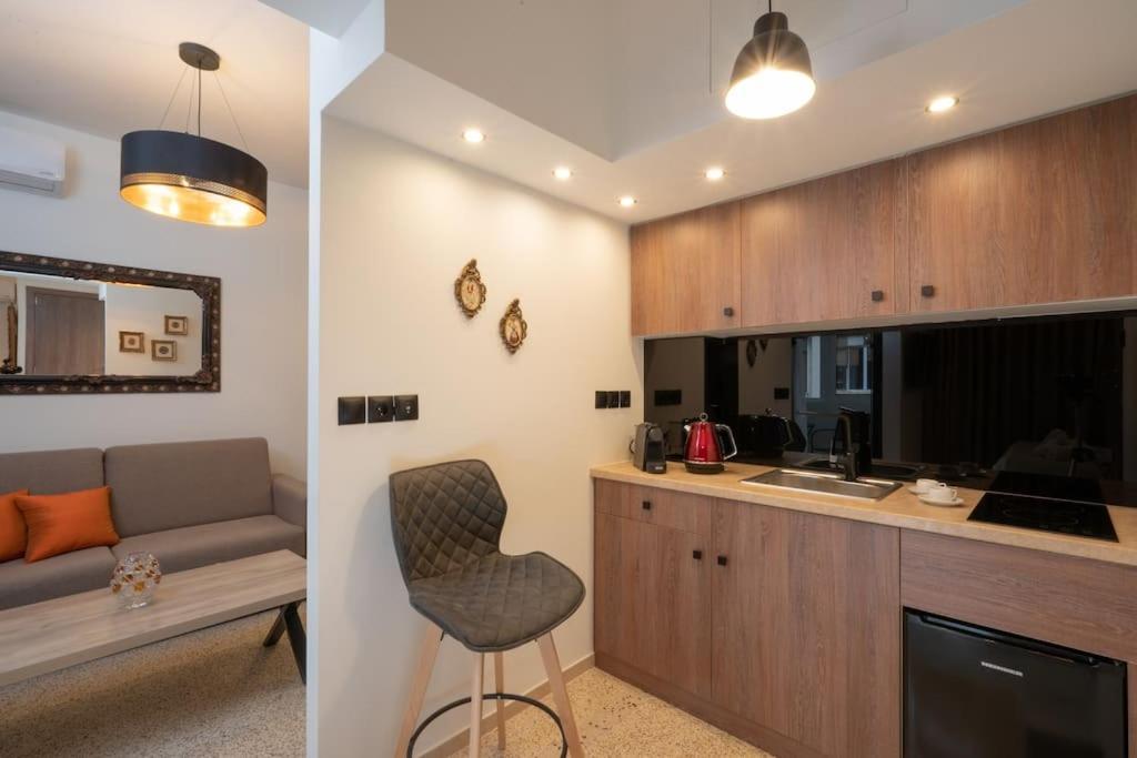 Dema Luxury Suites - Perikleous E6 Αθήνα Εξωτερικό φωτογραφία
